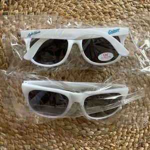 [Shiner] White Wayfarer Sunglasses 🆕